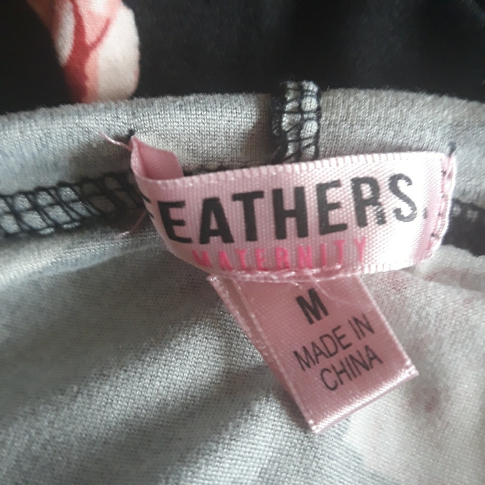 Feathers Maternity Hoodie Size Medium - Picture 3 of 3
